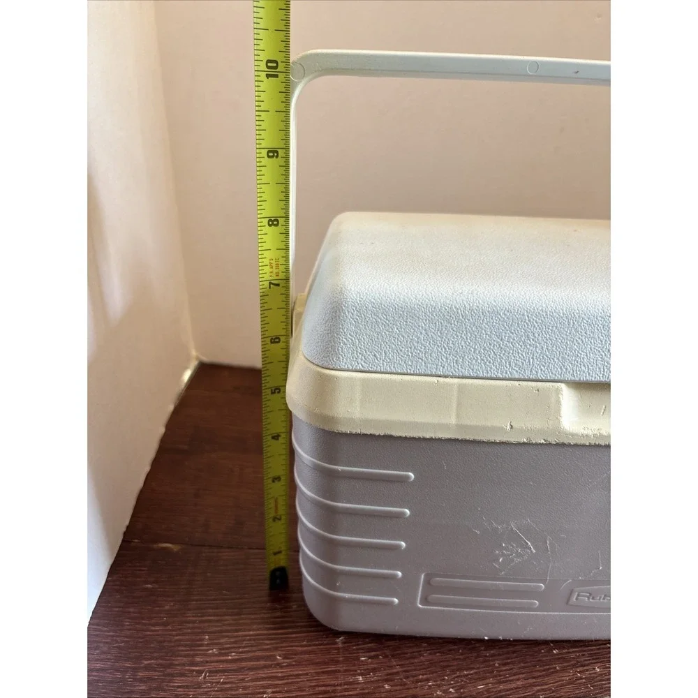 RARE Rubbermaid Lavender Pearl Accents Cooler Model 2901 Holds 3‎ Cans Or Lunch